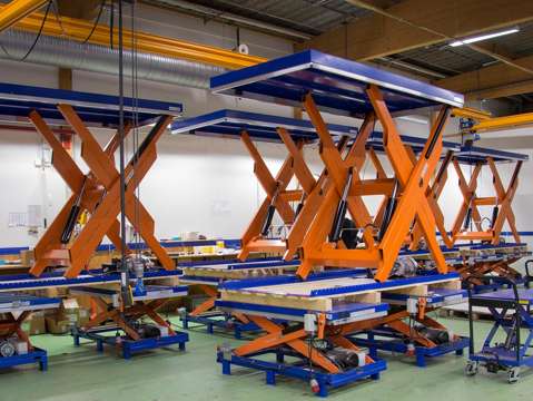 Platforma ridicatoare TT3000 la EdmoLift AB Suedia